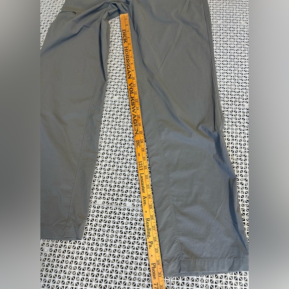 Patagonia Women’s Cargo Trail Hiking Walking Pants in Gray w/Drawstring - Picture 5 of 9
